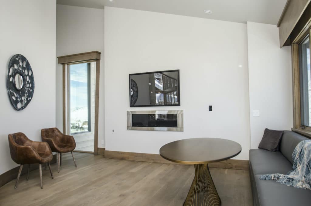 RW Customs | Contemporary