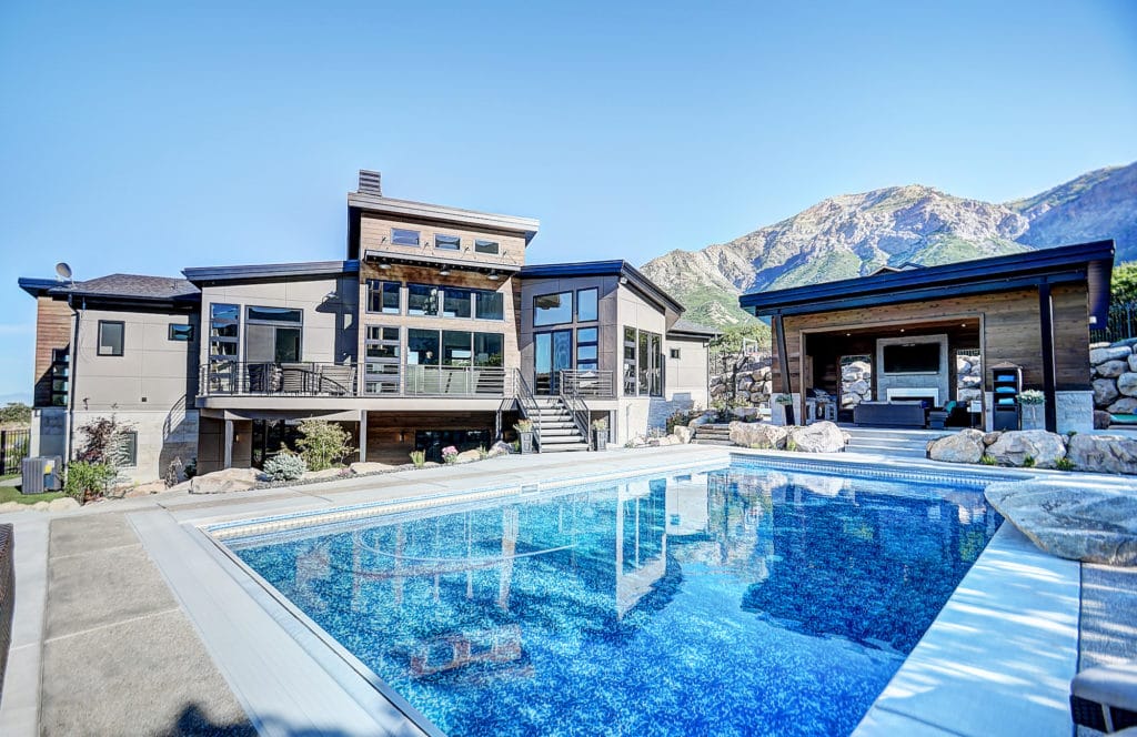 RW Customs | 2016 Parade of Homes