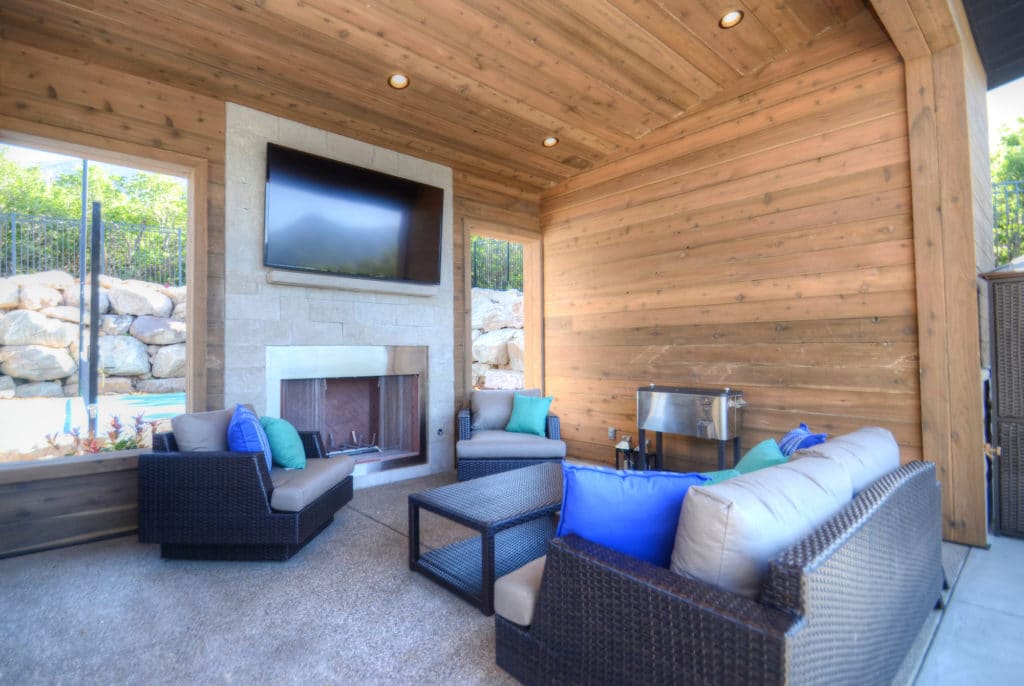 RW Customs | 2016 Parade of Homes
