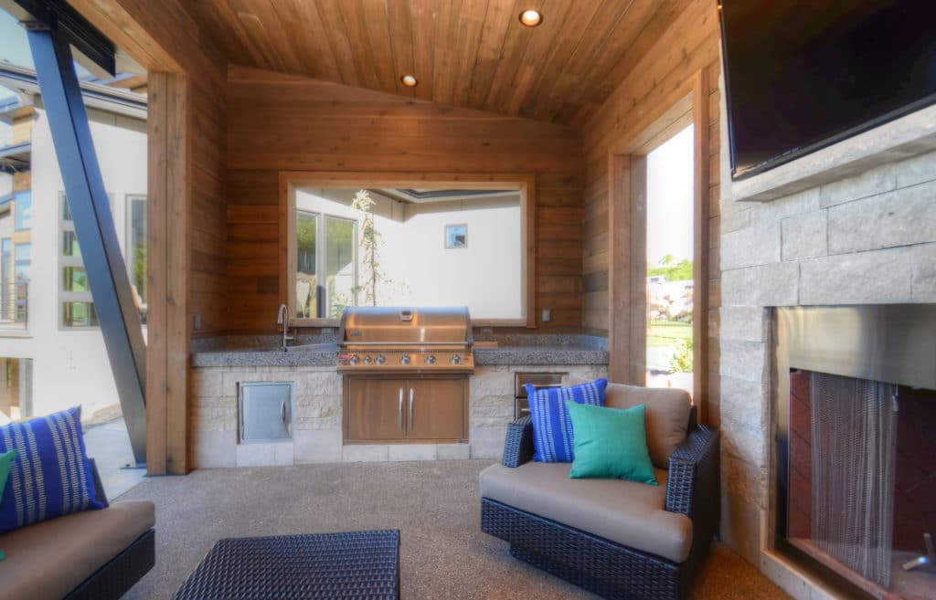 RW Customs | 2016 Parade of Homes