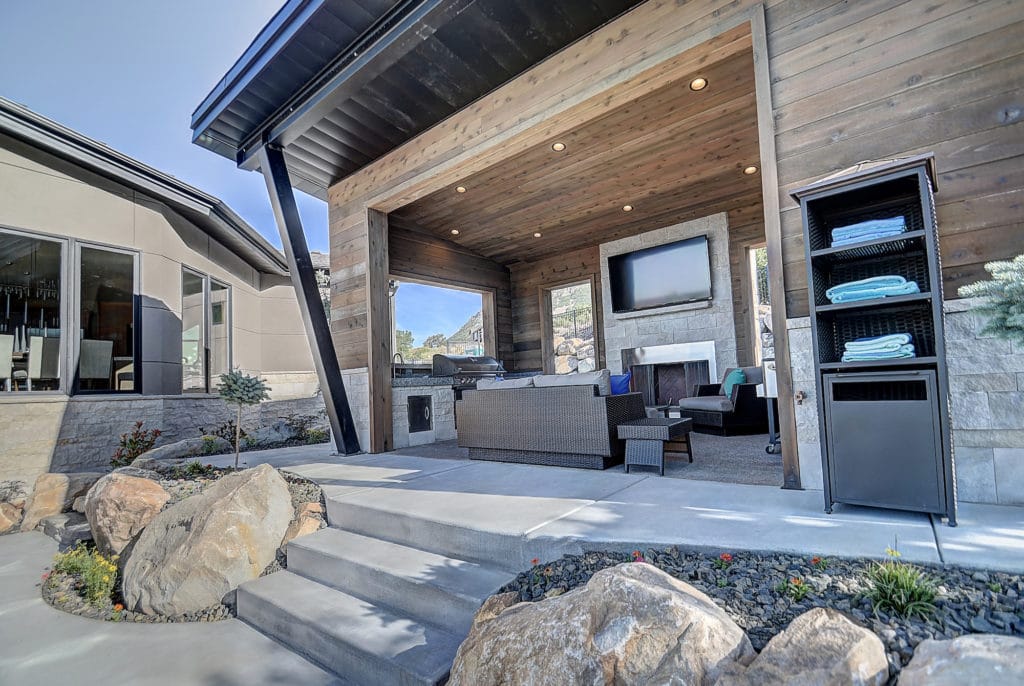 RW Customs | 2016 Parade of Homes