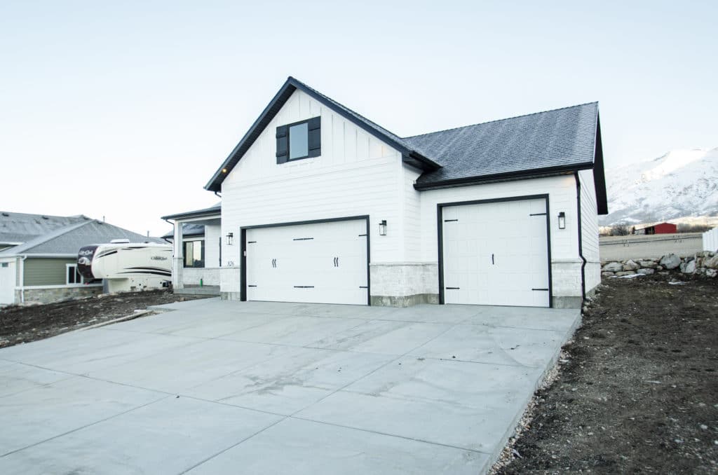 RW Customs | Modern Farmhouse